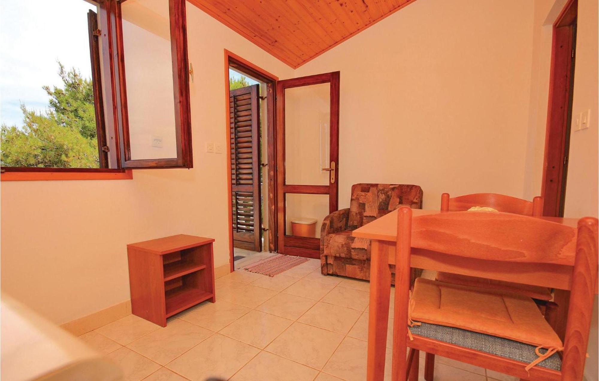 Gorgeous Apartment In Prigradica With Kitchen Exterior foto