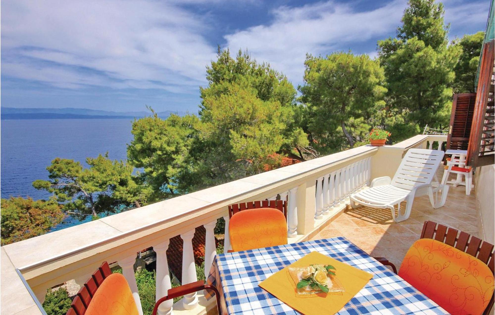 Gorgeous Apartment In Prigradica With Kitchen Exterior foto